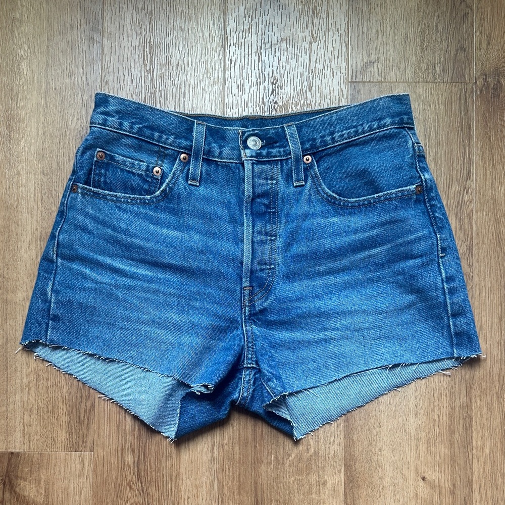 Levi’s‎ Women’s 501 Cut Off Distressed Denim Shorts in Medium Wash